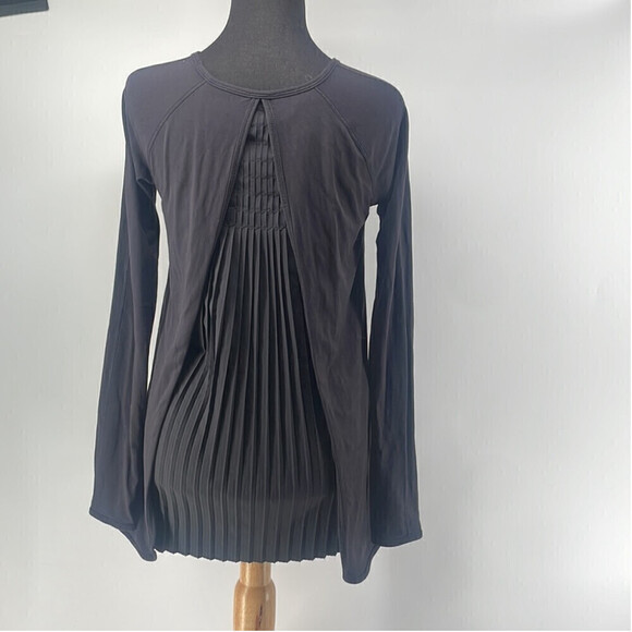 Lululemon Making Moves Long Sleeve
Black sz 6 - Picture 5 of 12